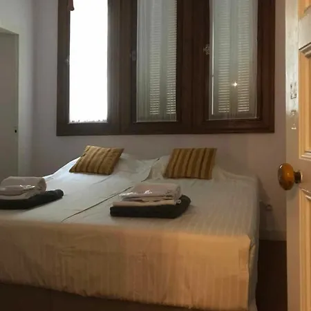 Chateau Marcel Lägenhet *